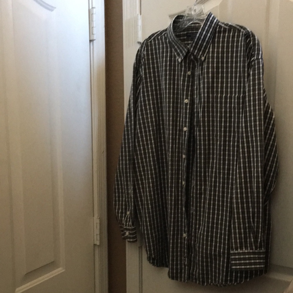FINAL MARKDOWN Men’s Daniel cremieux shirt (XL)